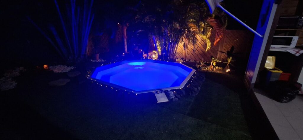 piscine eclairage bleu